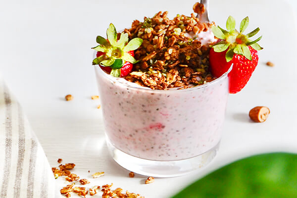 Orijin_recipe creamy-strawberries-hemp-seeds-overnight-oats