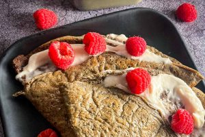 Orijin_Delicious-hemp-flour-crepes-with-cheesecake-frosting